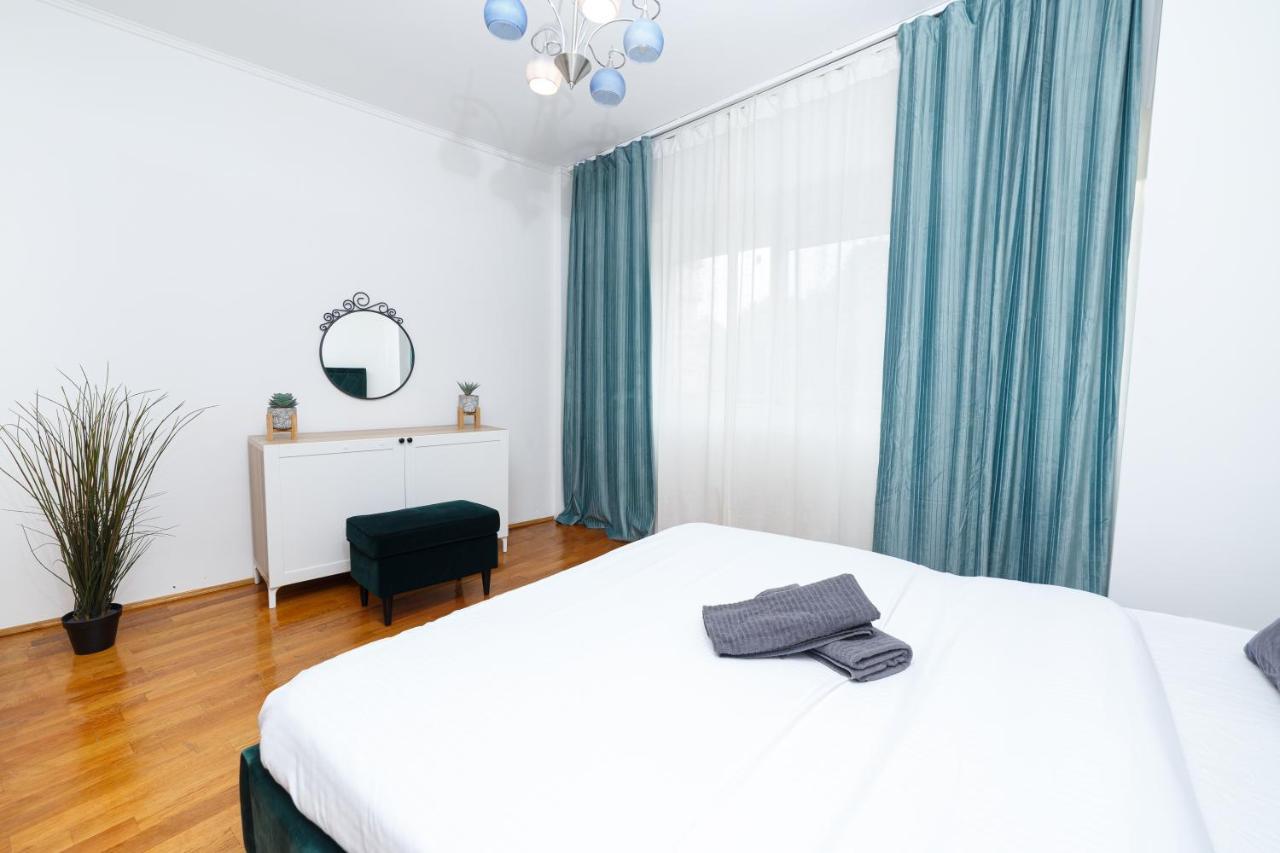 Color Apartments Unirii 14 Blv Bukares Bagian luar foto